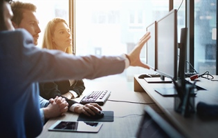 Four Strategies for Stronger HI–IT Collaboration in the Digital Age