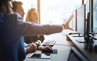 Four Strategies for Stronger HI–IT Collaboration in the Digital Age
